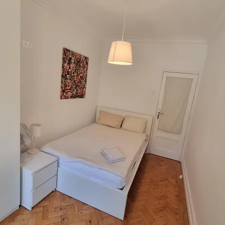 Coliving In Center Long-term Проживание в семье